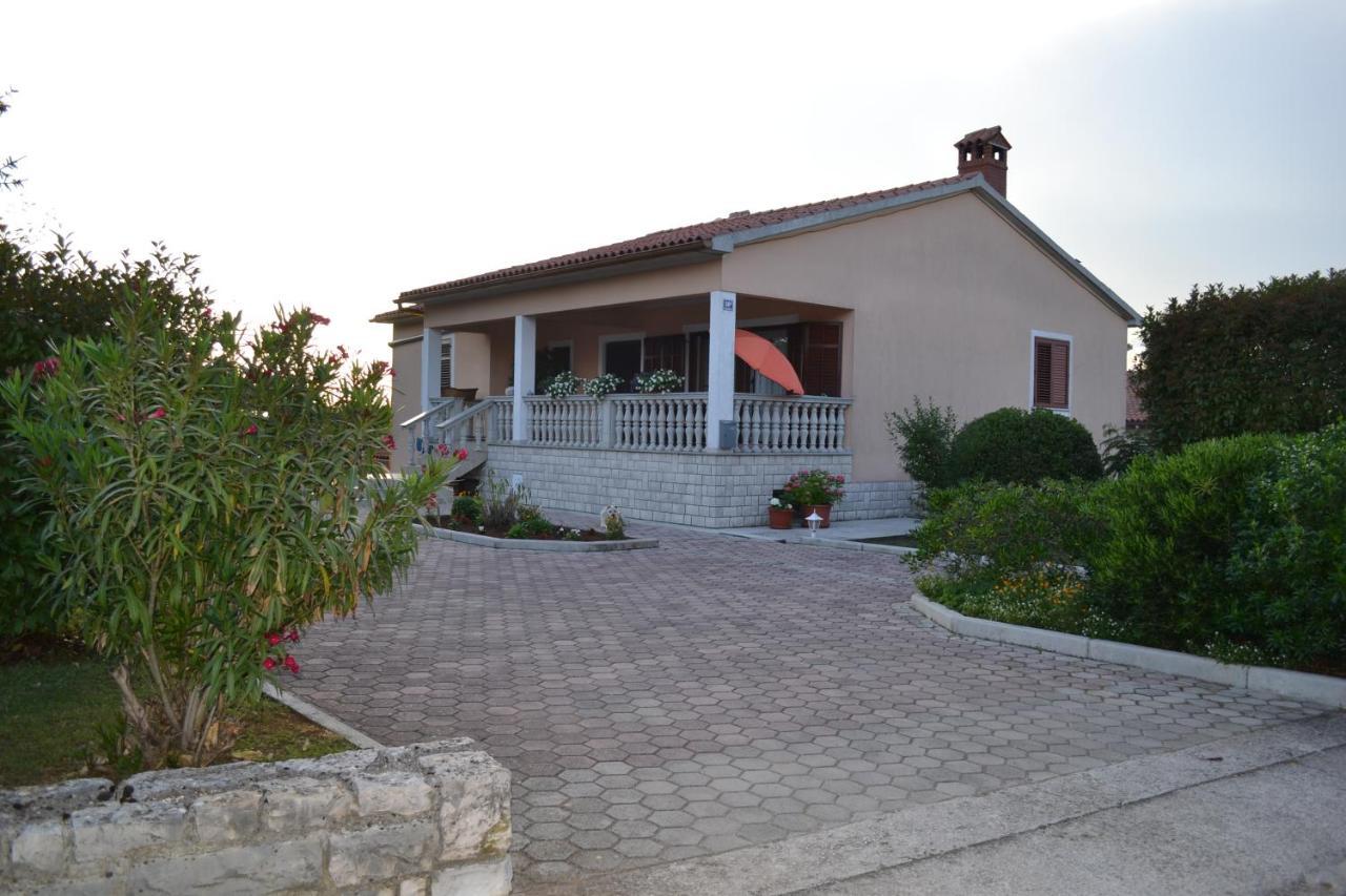 Apartman Doli Nedescina Екстер'єр фото